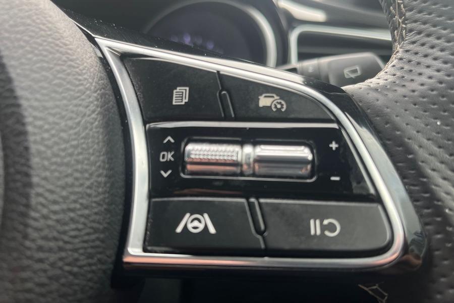 Kia CEED Photo autoimg-e73cff82722648867ed4094e003abccbfa5c90a7.jpg