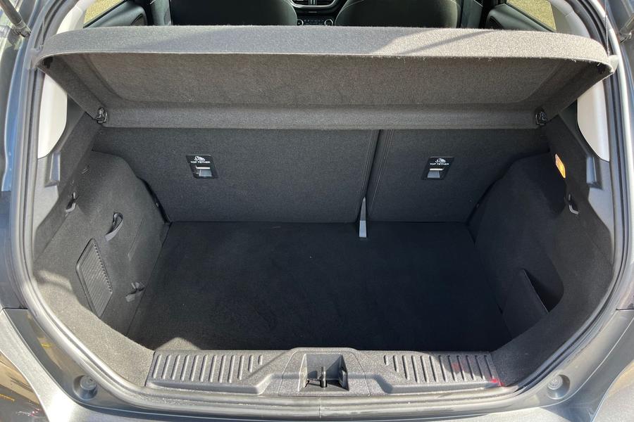 Ford FIESTA Photo autoimg-e74594427900a52419360bb2064cc299f69c1fea.jpg