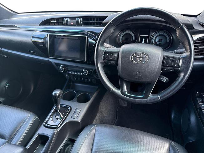 Toyota Hilux Photo 11