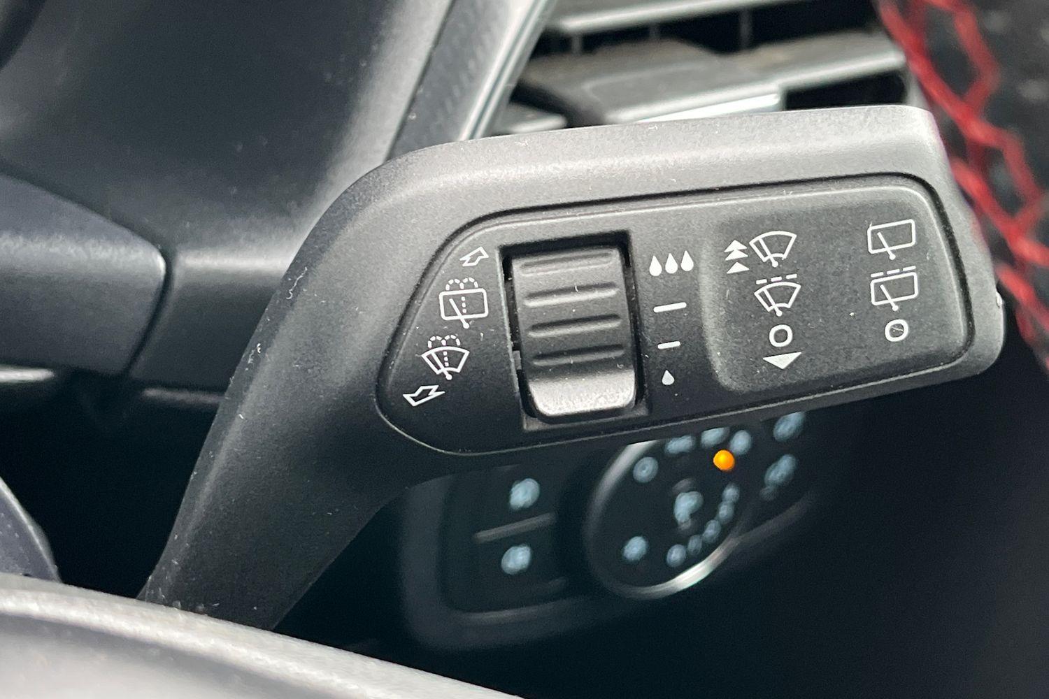 Ford FIESTA Photo 14