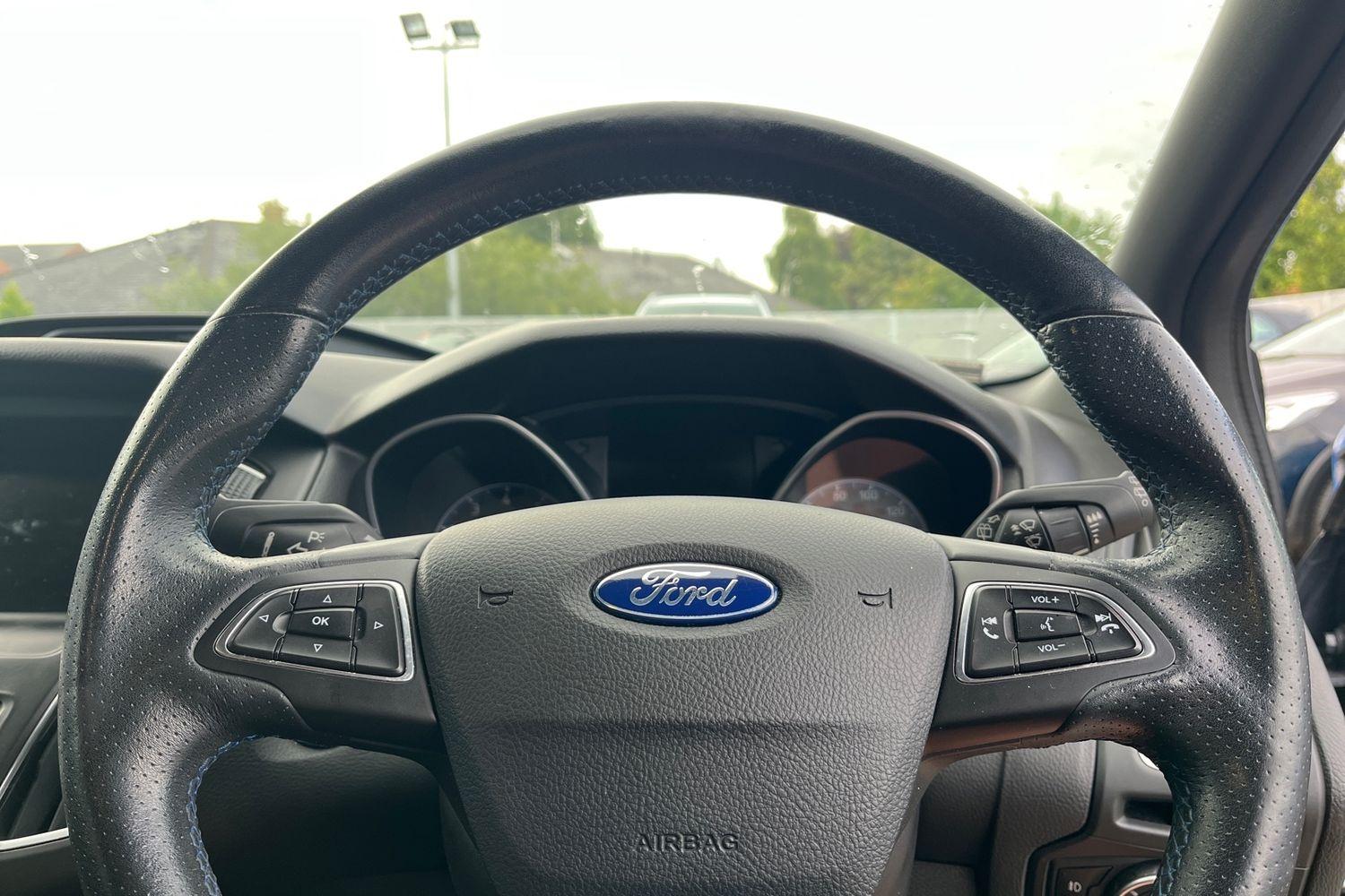 Ford FOCUS RS Photo 11