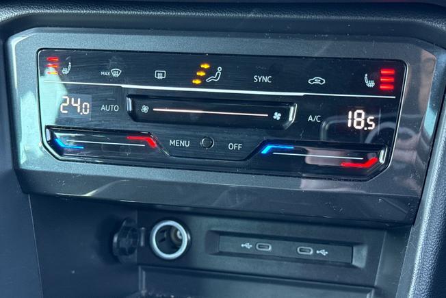 VOLKSWAGEN Tiguan Photo 26