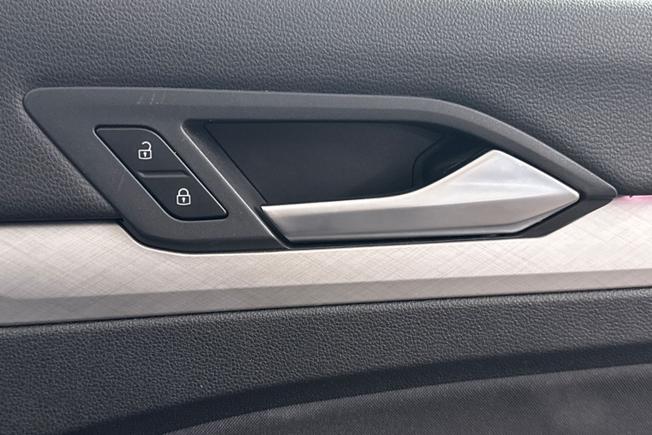 VOLKSWAGEN Golf Photo 26