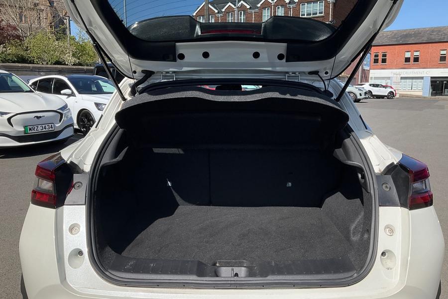 Nissan JUKE Photo autoimg-e74fa70e10c2d0c8bf49ba7aa24ae9c818dfa128.jpg