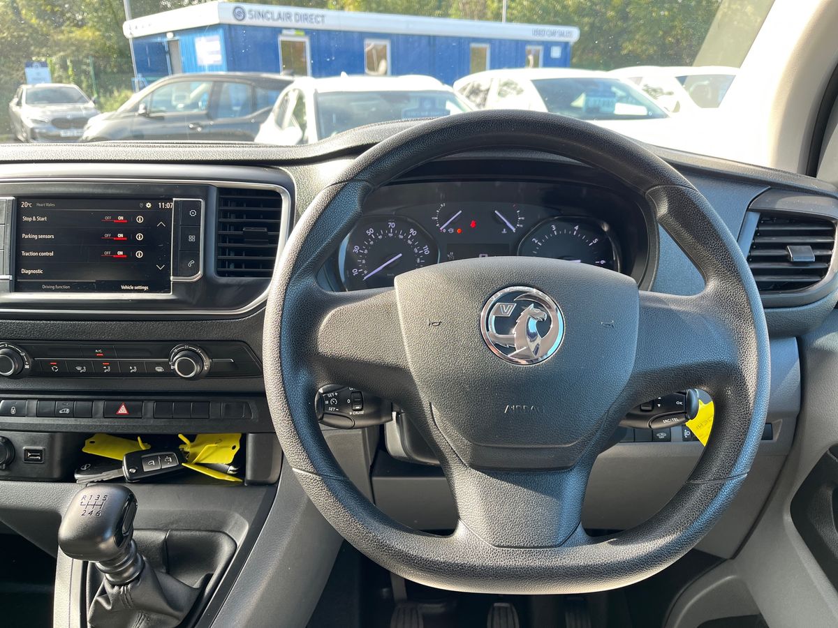 Vauxhall Vivaro Photo 13