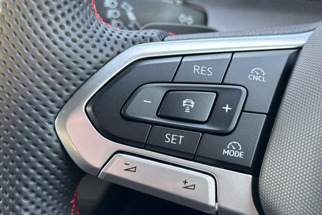 Volkswagen Golf Photo 16