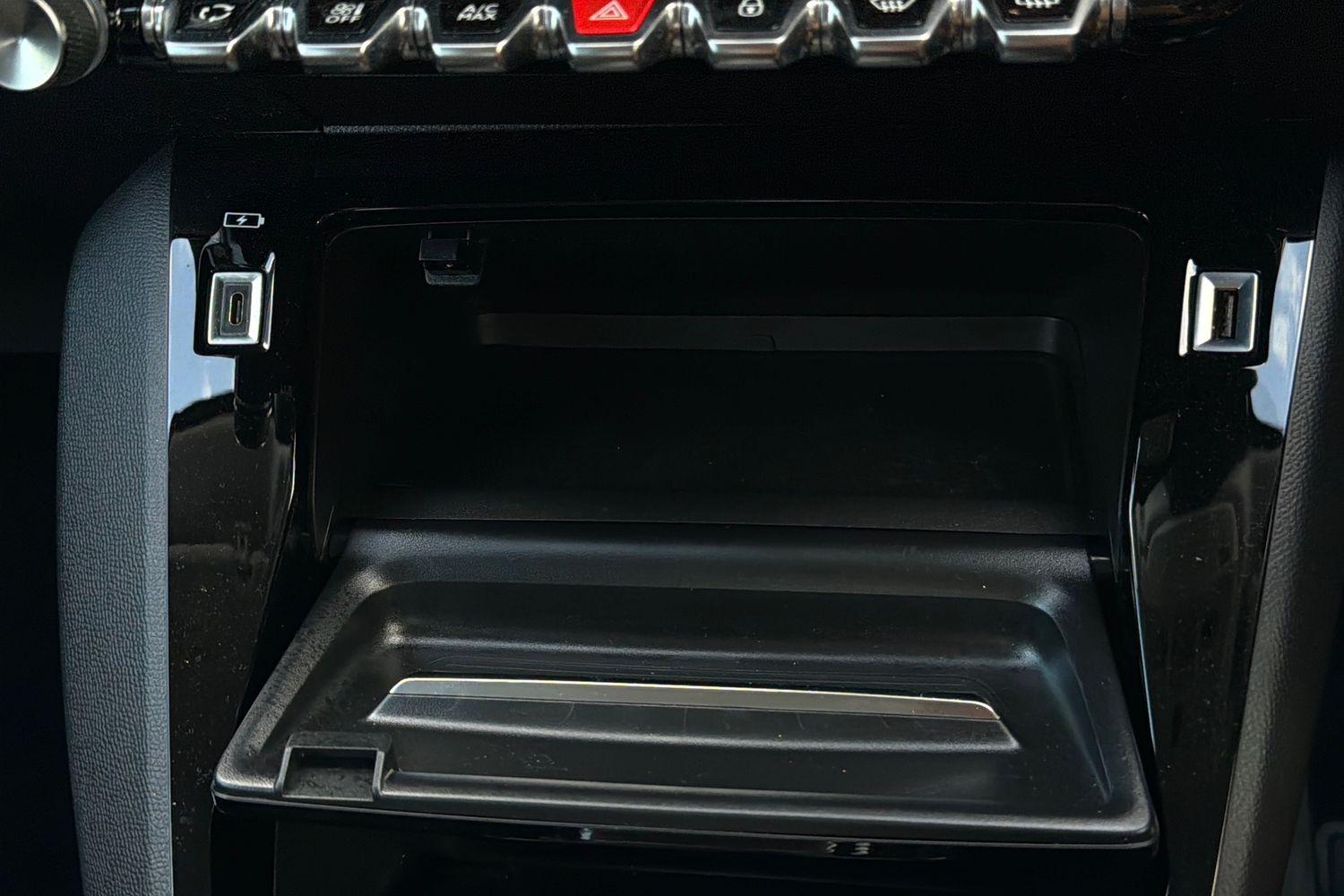 Peugeot 208 Photo 39