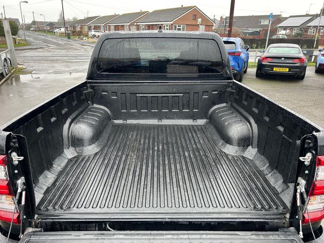 TOYOTA Hilux Photo 12