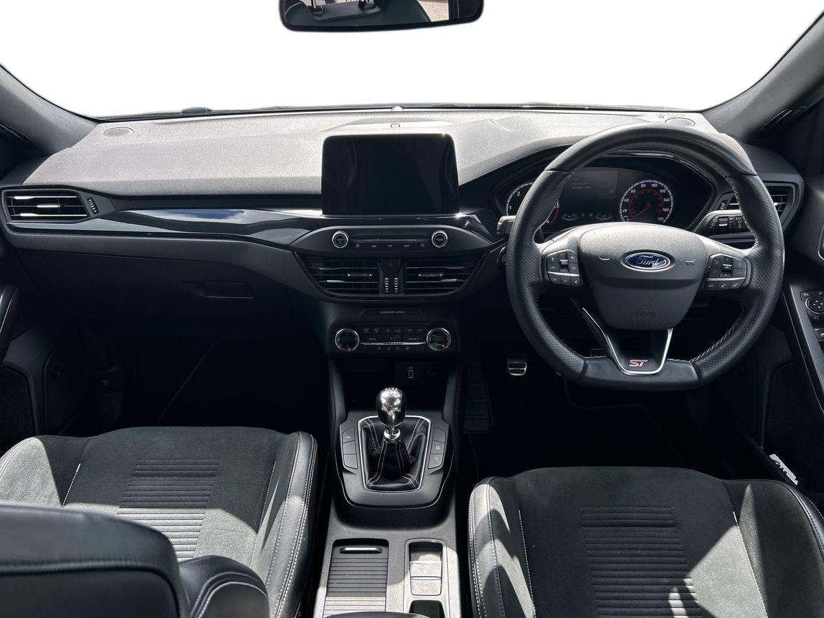 Ford Focus Photo 8