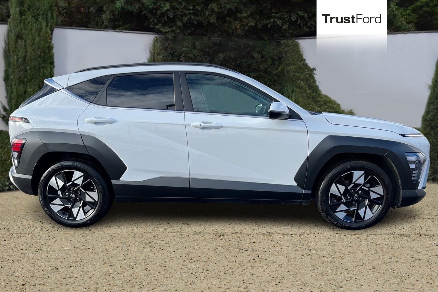 Hyundai KONA Photo 2