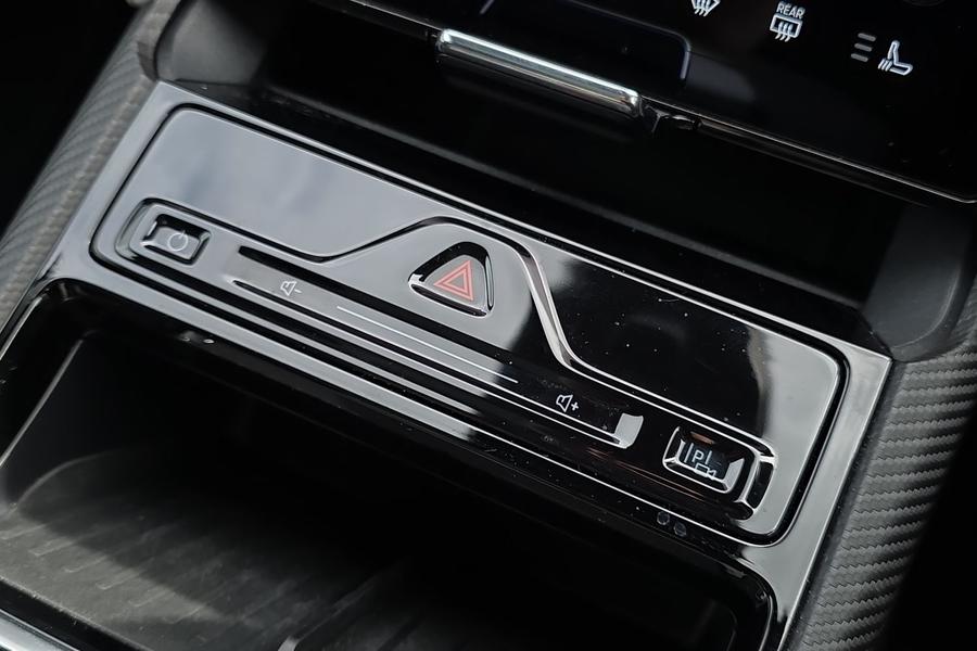 Ford Explorer Photo autoimg-e75daa313cb410fd7f3243f0ec3181085cf4ee36.jpg