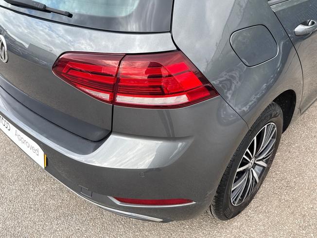 Volkswagen Golf Photo 18