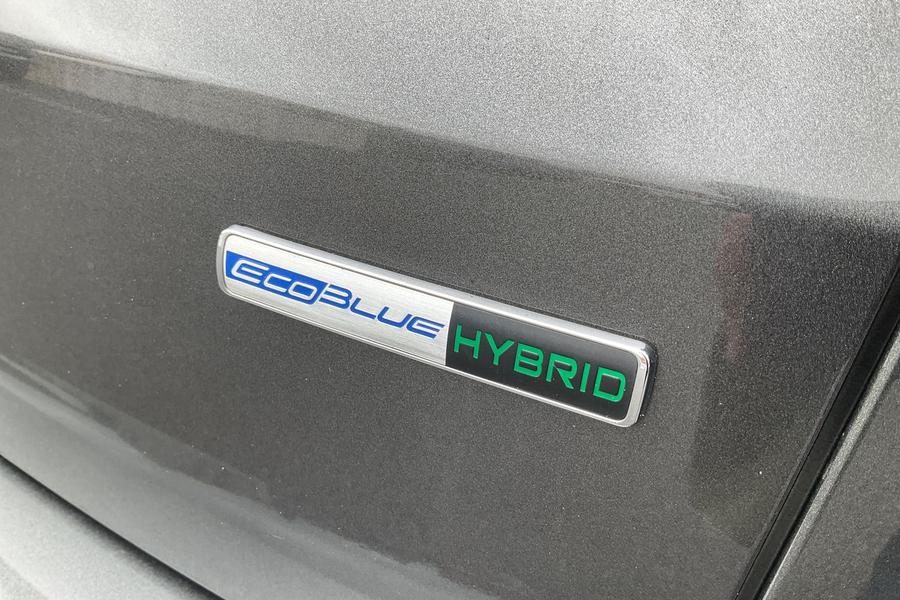 Ford KUGA Photo autoimg-e761111abf20296e3de736f80295fb0bfd312775.jpg