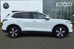 VOLKSWAGEN Tiguan Photo 4