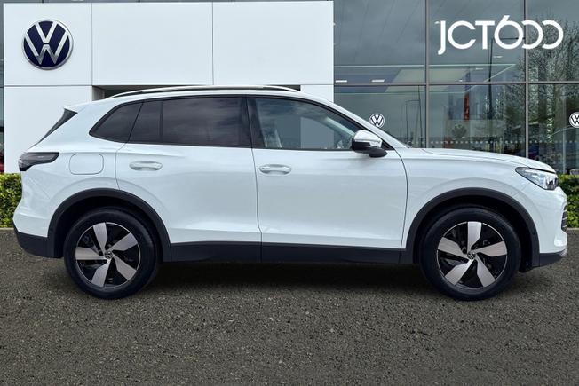 VOLKSWAGEN Tiguan Photo 4