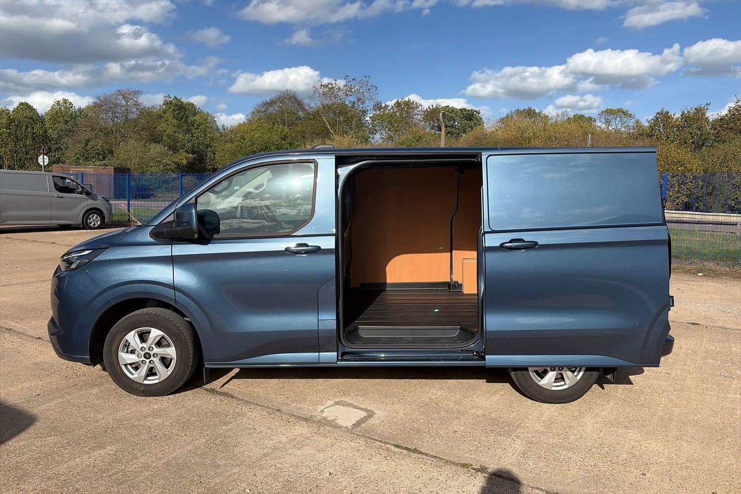 Ford TRANSIT CUSTOM Photo 4