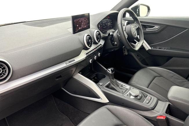 AUDI Q2 Photo 2