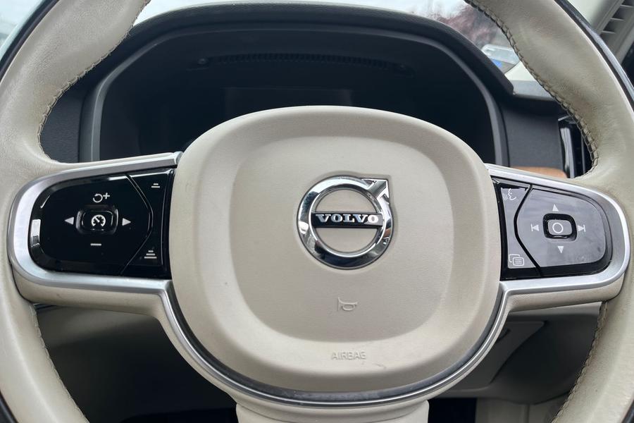 Volvo V90 Photo autoimg-e76cf8e437f0edb9382644527000e7c2e77ab189.jpg