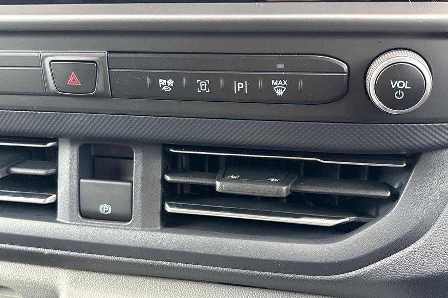 Ford Transit Custom Photo autoimg-e7752bc48e9c0c3ffef54068abce51aaafef4a2b.jpg