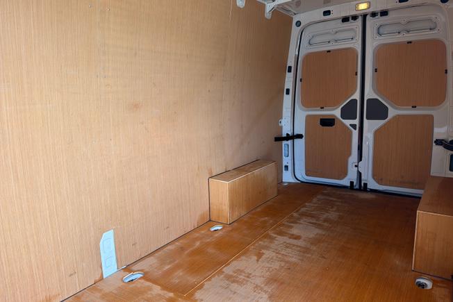 VOLKSWAGEN Crafter Photo 9