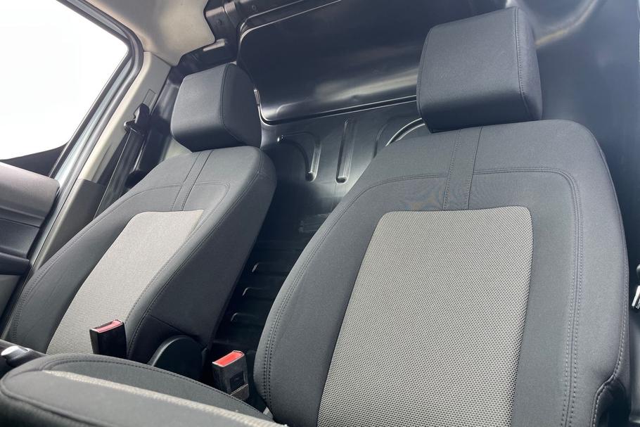 Used Ford TRANSIT CONNECT YR73DLZ 30