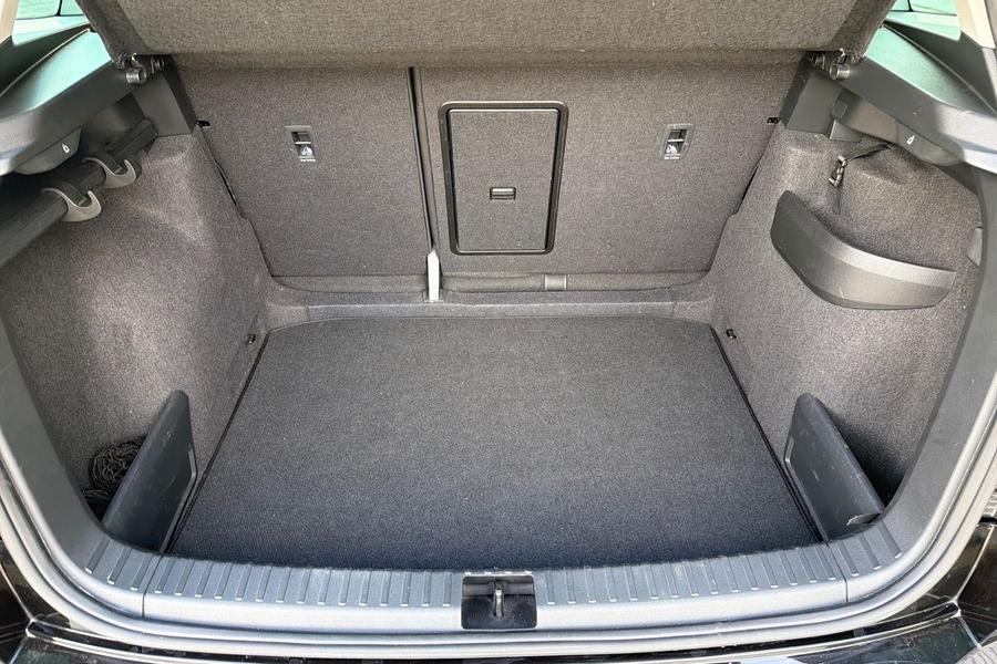 Skoda KAROQ Photo autoimg-e77bd863b142ee8203eefc28febbad19e4bea493.jpg