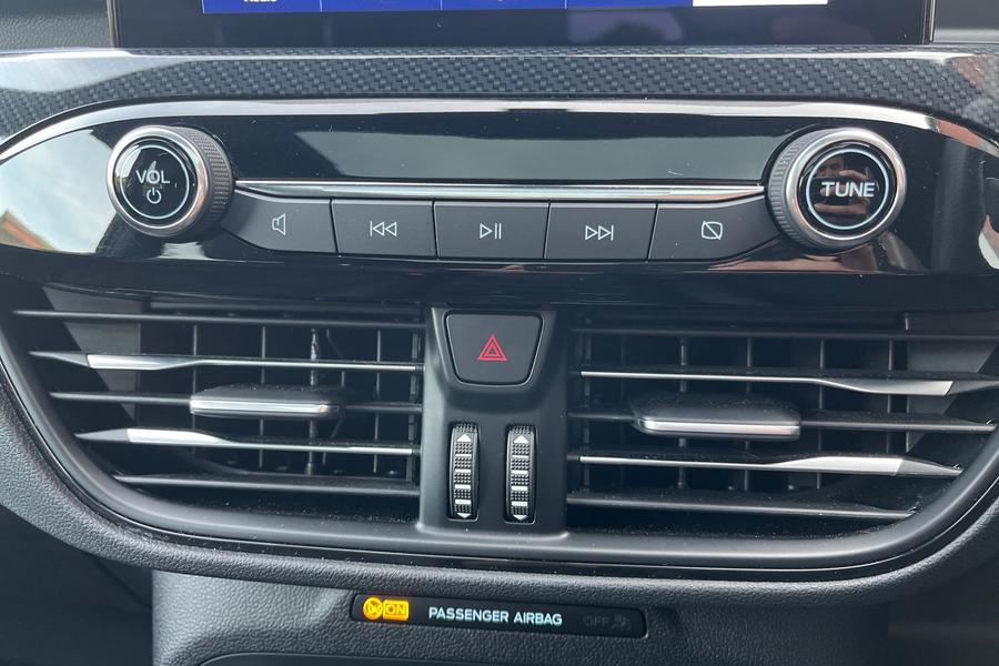 Ford KUGA Photo autoimg-e77d0df47b5dd58f83d24910656acd1dd00866c2.jpg