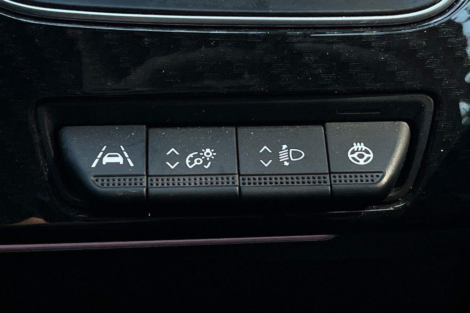 Renault ARKANA Photo 28