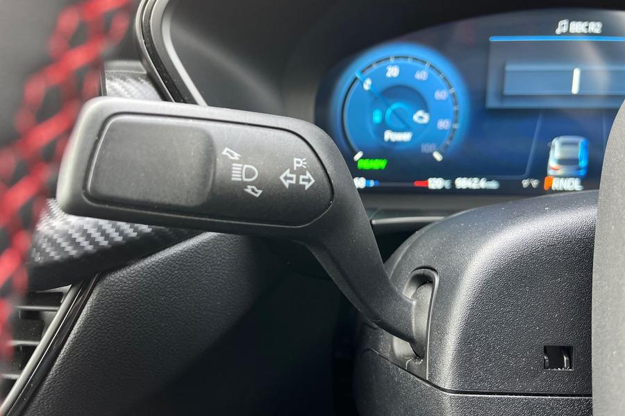 Ford KUGA Photo autoimg-e7838d3ea9ea5fe02b8c40d0165893294a0bdb2f.jpg
