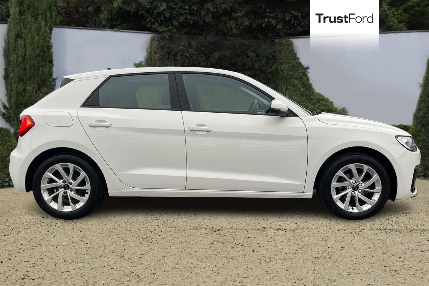 Audi A1 Photo 2