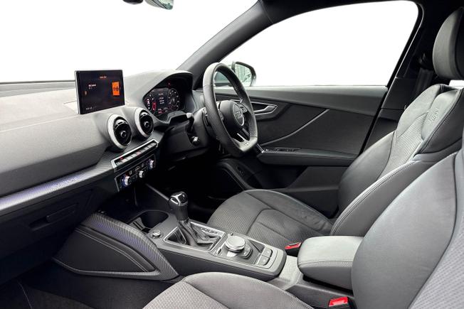 AUDI SQ2 Photo 2