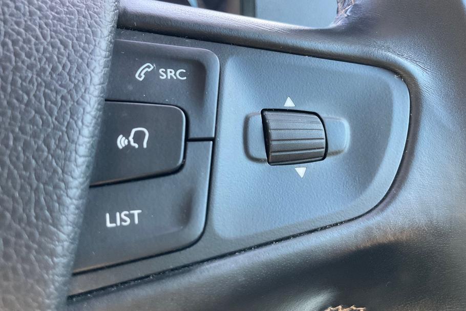 Used VAUXHALL VIVARO EA72JCZ 29