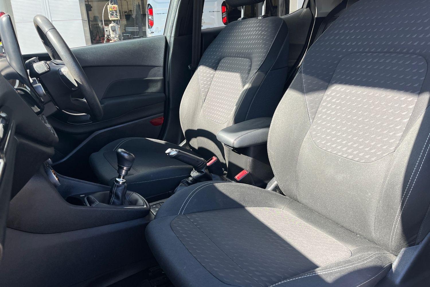 Ford Fiesta Photo 18