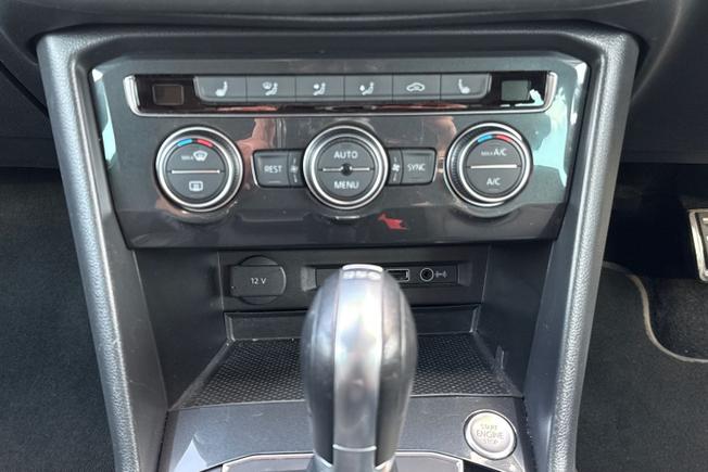 VOLKSWAGEN Tiguan Photo 22