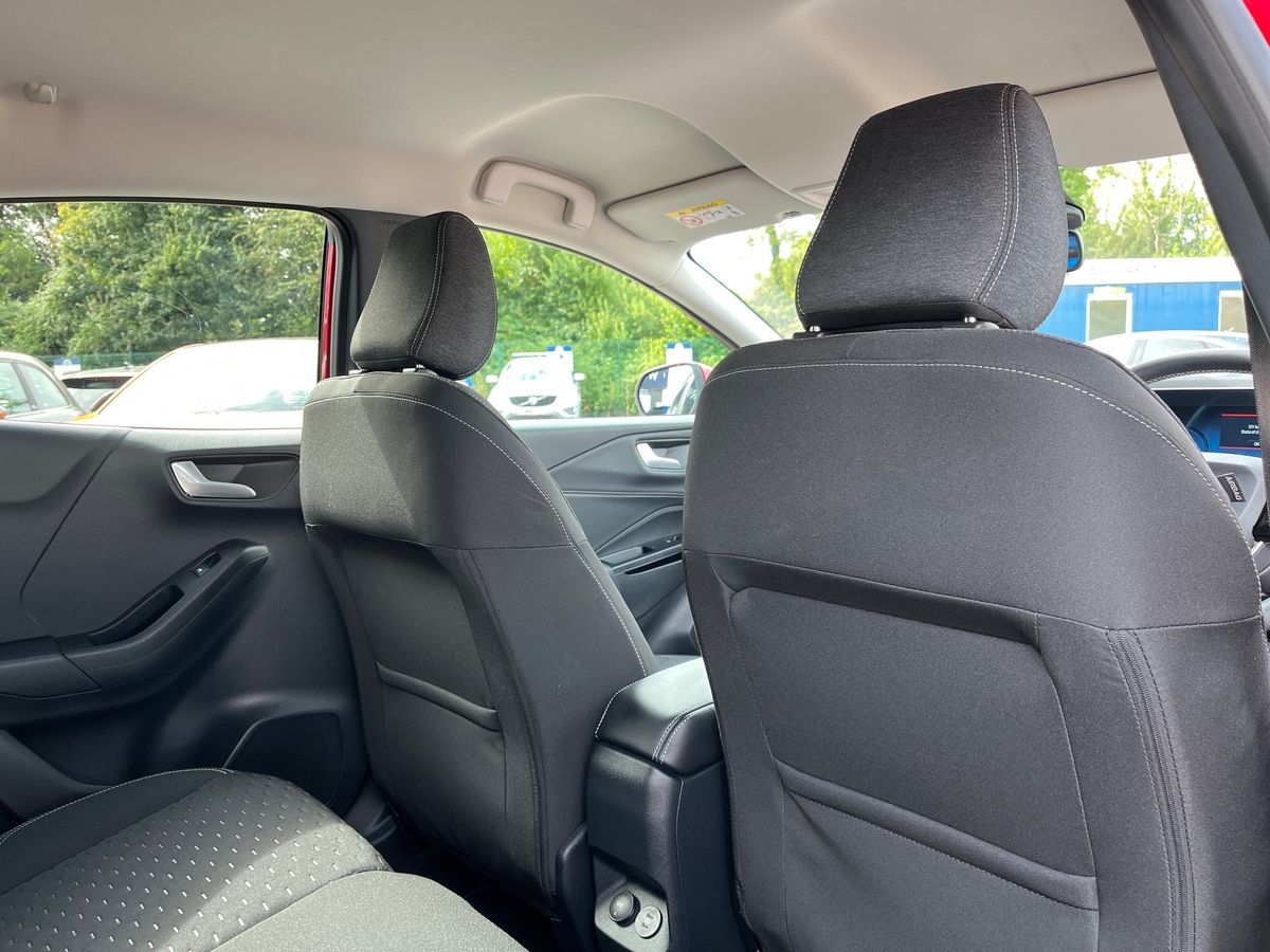 Ford Puma Photo 29