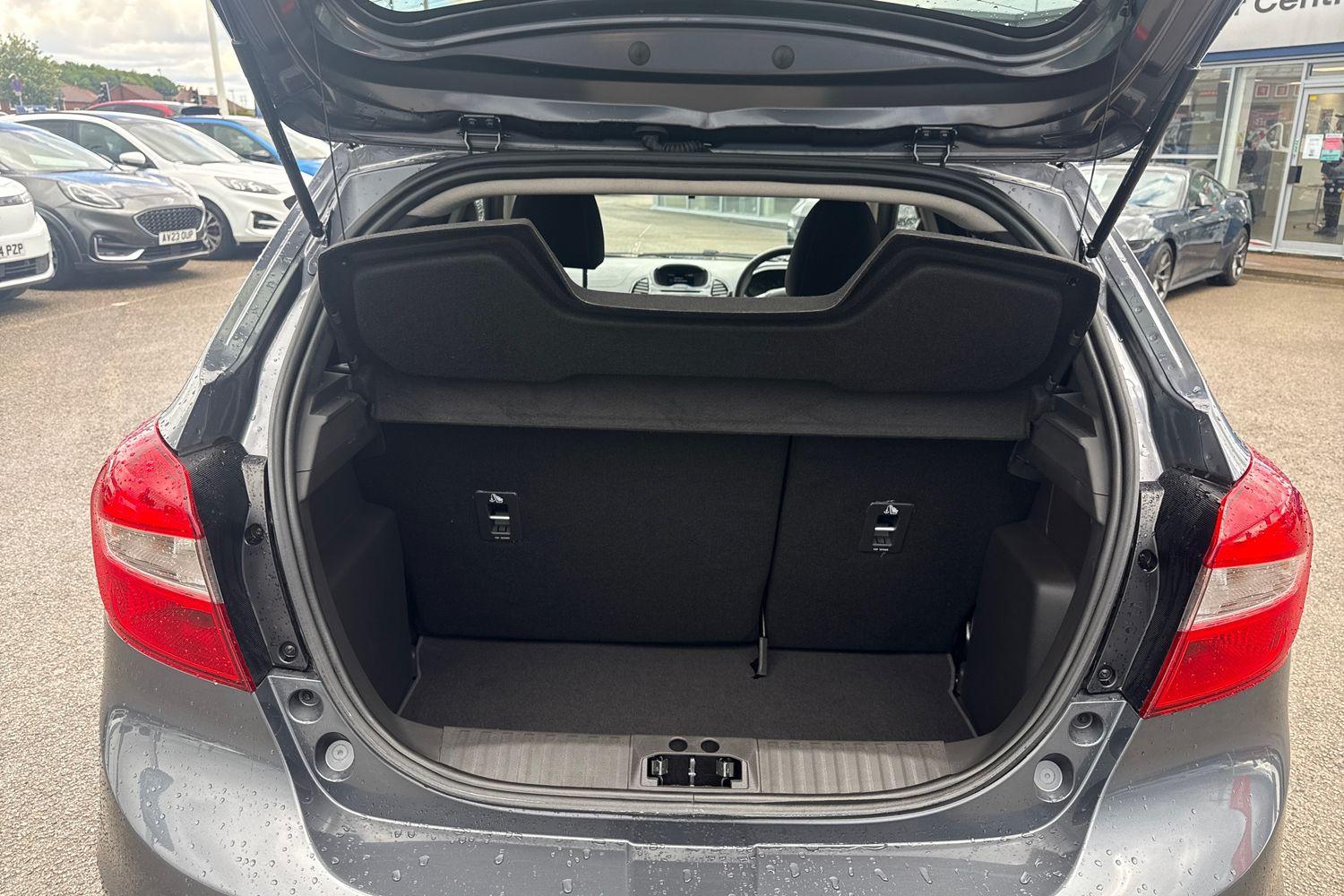 Ford KA+ Photo 20