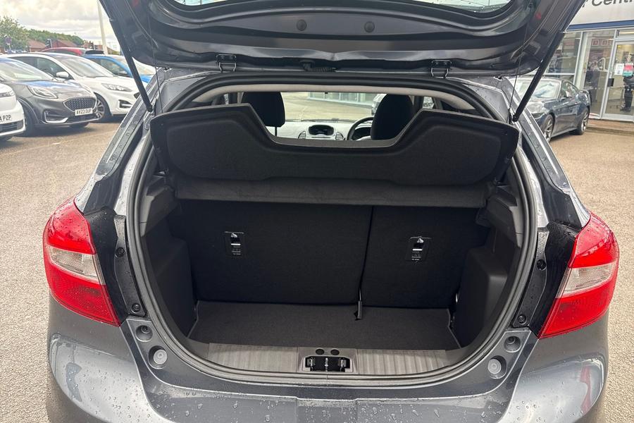 Ford KA+ Photo autoimg-e78e8e8f7449d94146b9b36ac08a3dc496fc10de.jpg