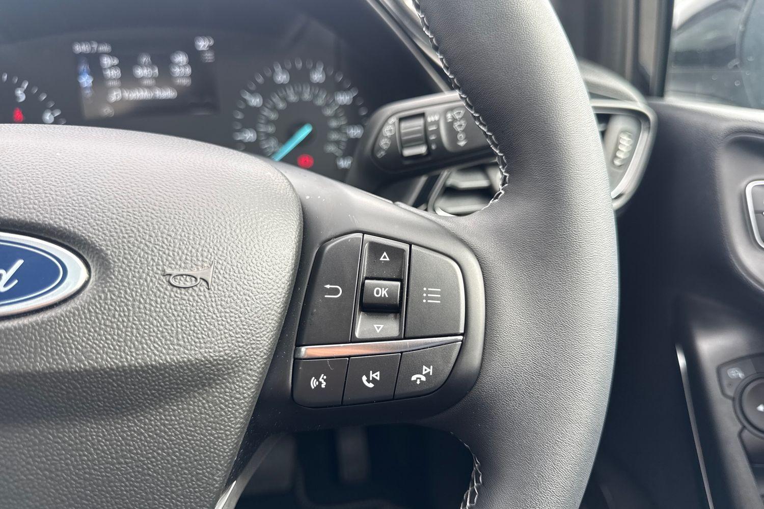 Ford FIESTA Photo 37