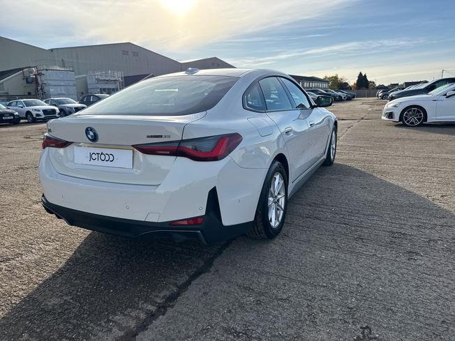BMW I4 Photo 46