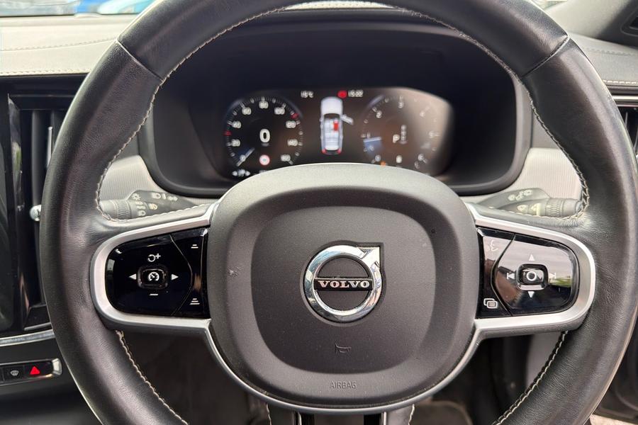 Volvo V90 Photo autoimg-e794a0e0573082baf060409ea725de7b3168aae3.jpg