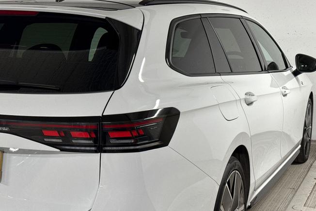VOLKSWAGEN Passat Photo 28