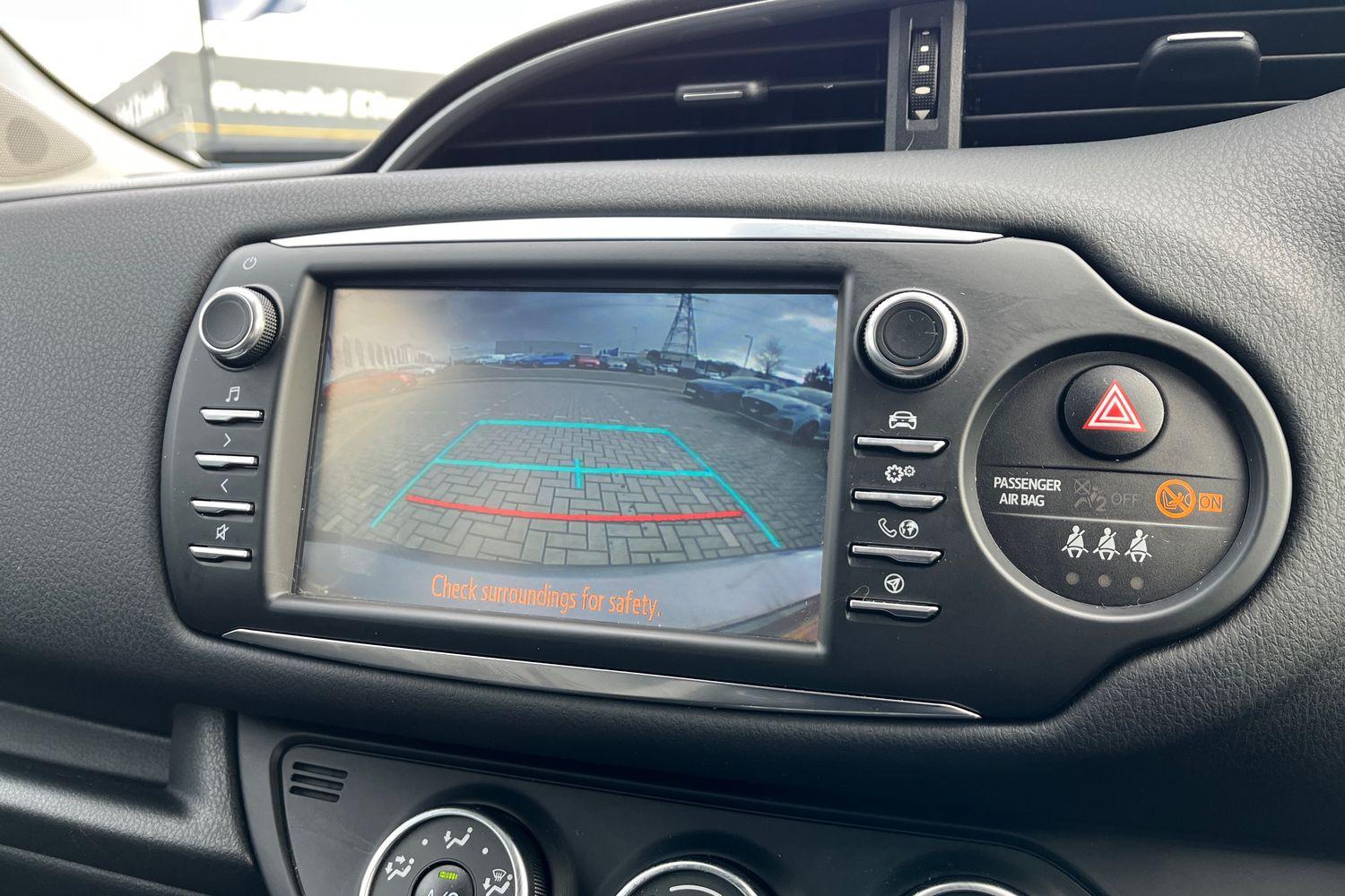 Toyota Yaris Photo 24