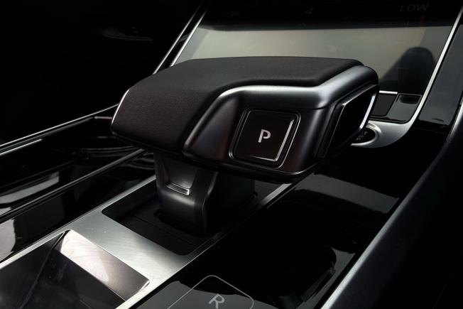 AUDI Q7 Photo 25