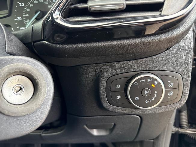 FORD Fiesta Photo 26