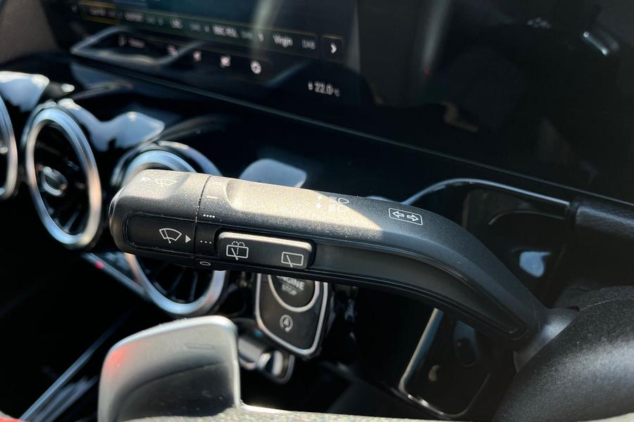 Mercedes-Benz GLA Photo autoimg-e7aa2cf0087e9482be47106fcc1593eda9efc97a.jpg