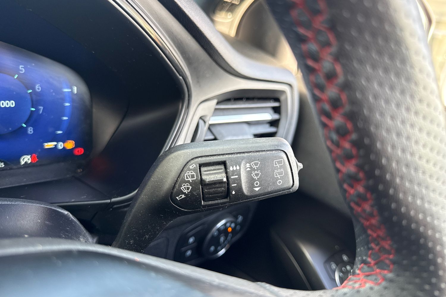 Ford FOCUS Photo 14