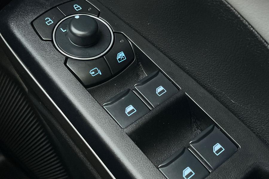 Ford PUMA GEN-E Photo autoimg-e7acb484e63973a5a1ea5c99408365f17e46d8f9.jpg