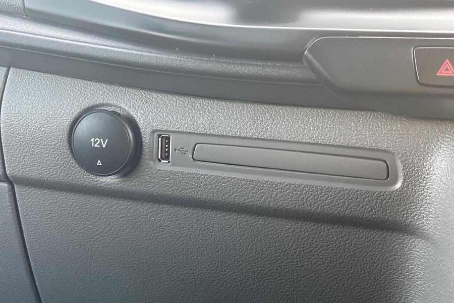 Ford TRANSIT CUSTOM Photo autoimg-e7adc42344fd2064020fe7e81e89899003392da5.jpg