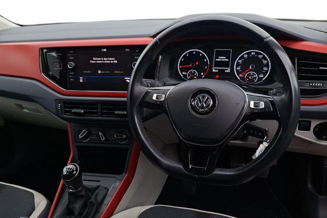 VOLKSWAGEN Polo Photo 11