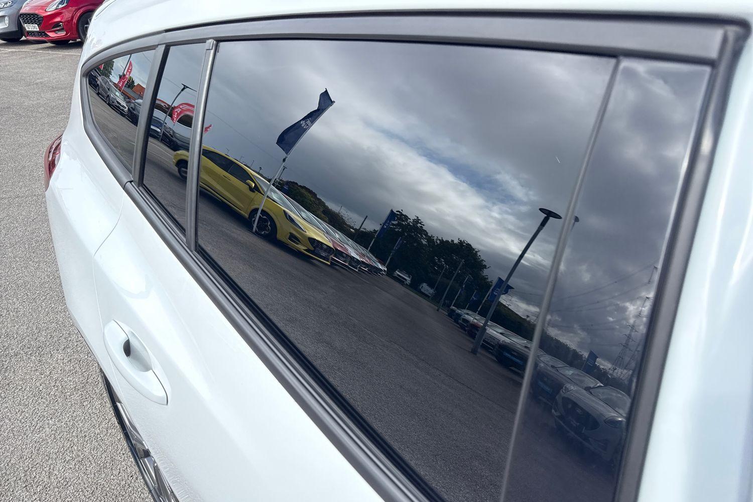 Ford FOCUS Photo 32